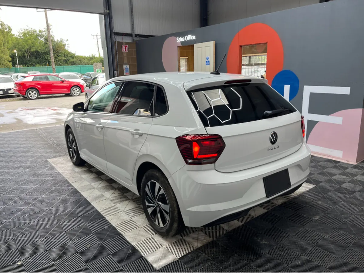 Volkswagen Polo 1.0 TSI COMFORT LINE / 7k KMs / RE - Image 4