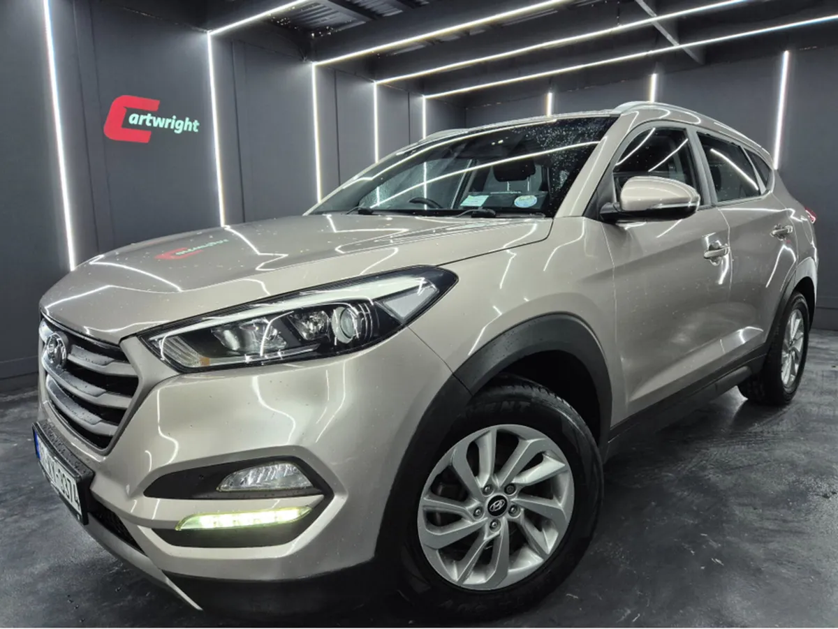 Hyundai Tucson 1.7 CRDI SE NAV BL/DR 5 5DR - Image 1