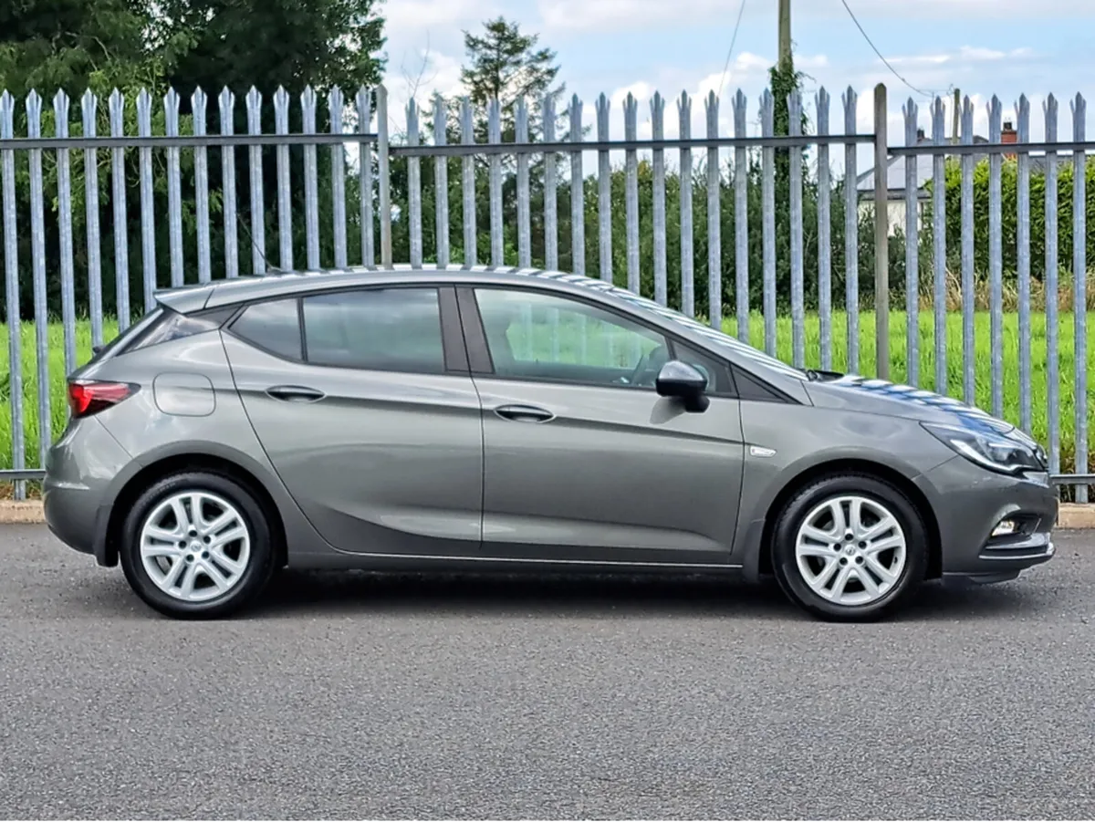 Opel Astra SC 1.0TURBO 105BHP - Image 3