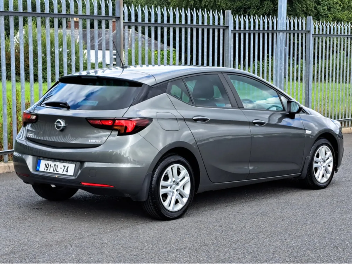 Opel Astra SC 1.0TURBO 105BHP - Image 4