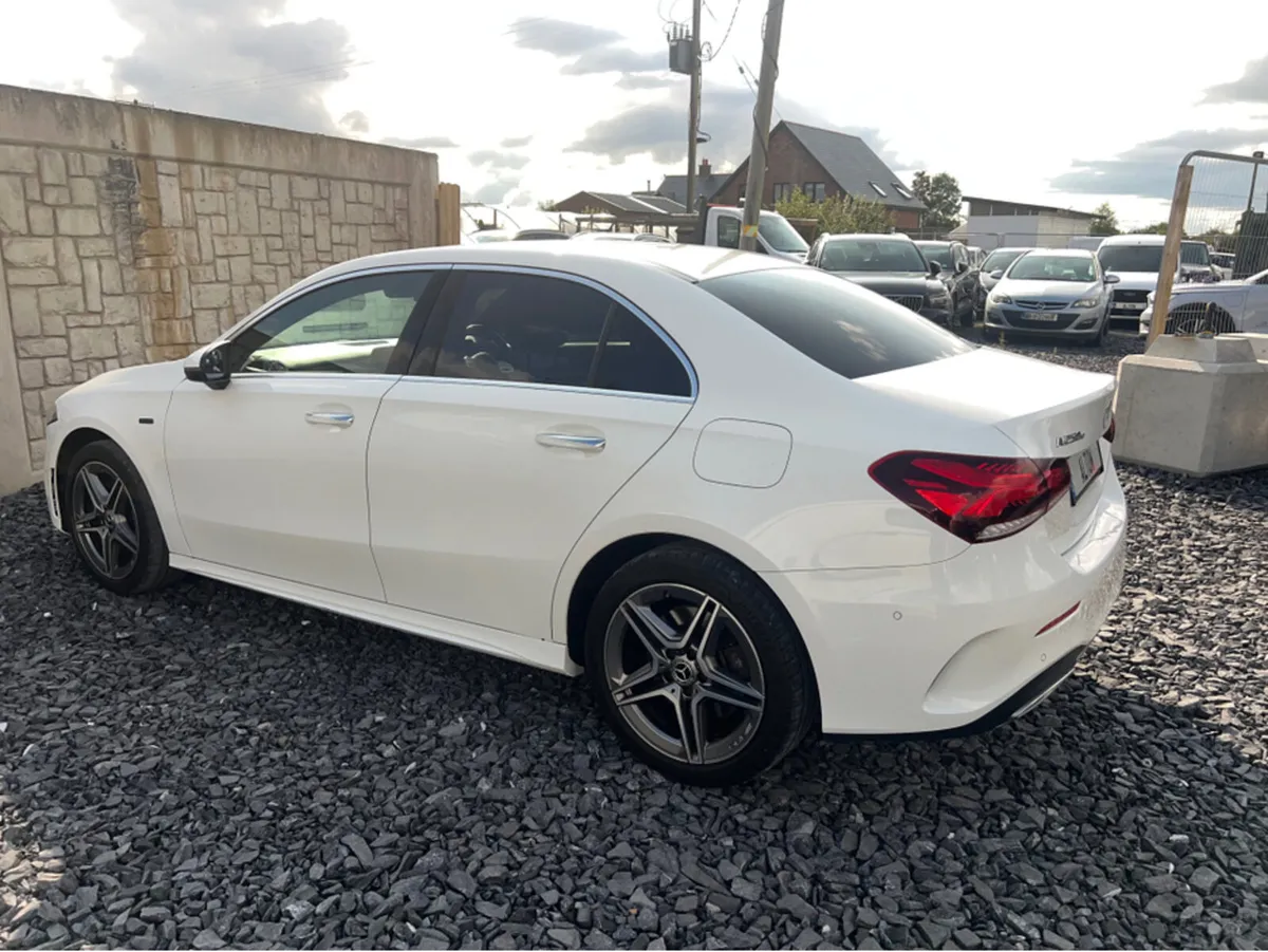 Mercedes-Benz A-Class 250 AMG LINE PREMIUM E - Image 3