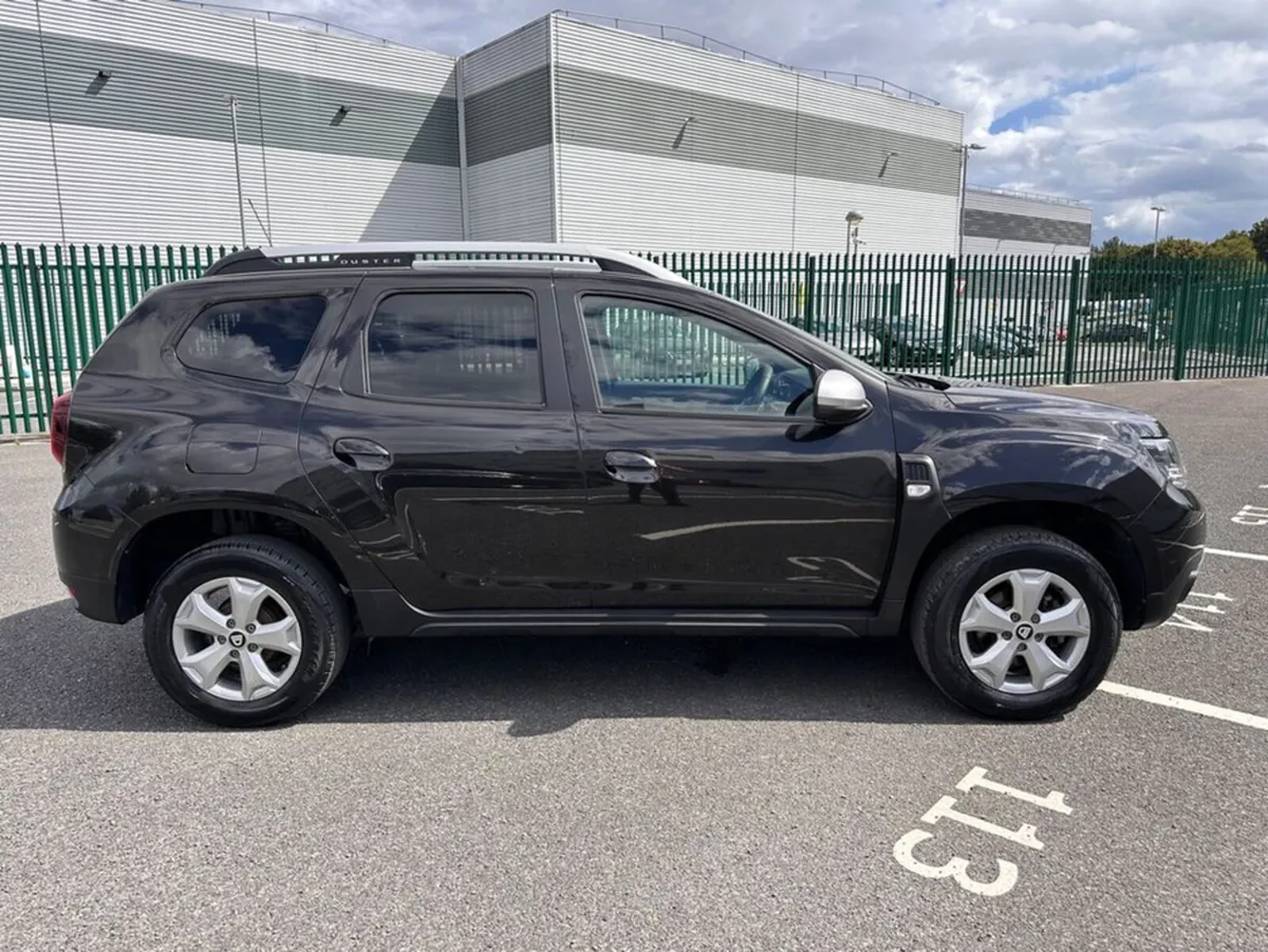 Dacia Duster 1.0 PETROL, COMFORT MODEL, LOW MILEAG - Image 2