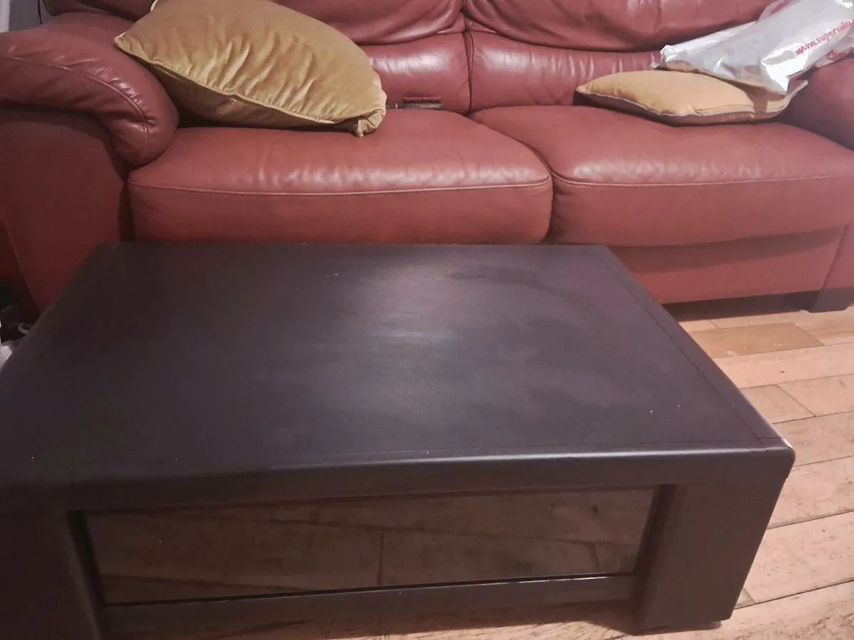TV stand - Image 1