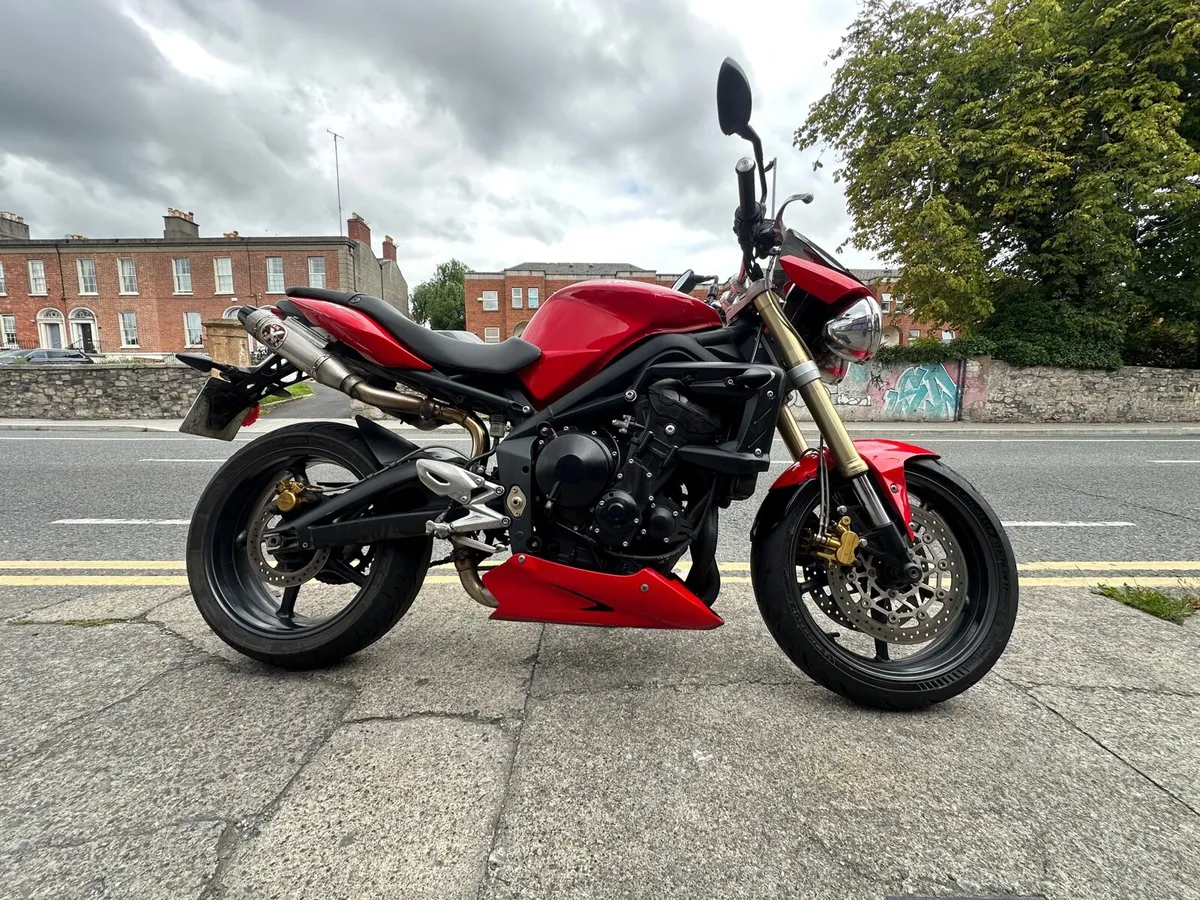 Triumph 675 - Image 1