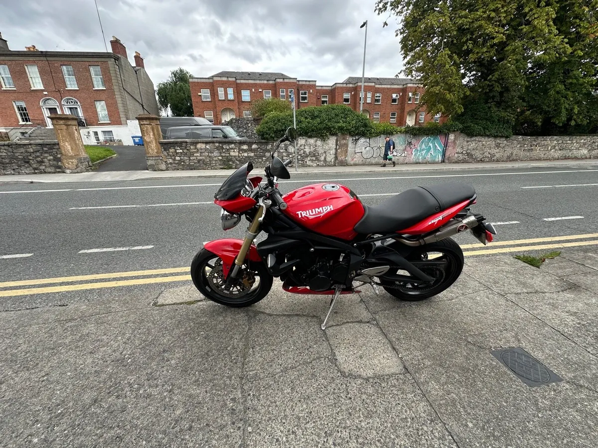 Triumph 675 - Image 4