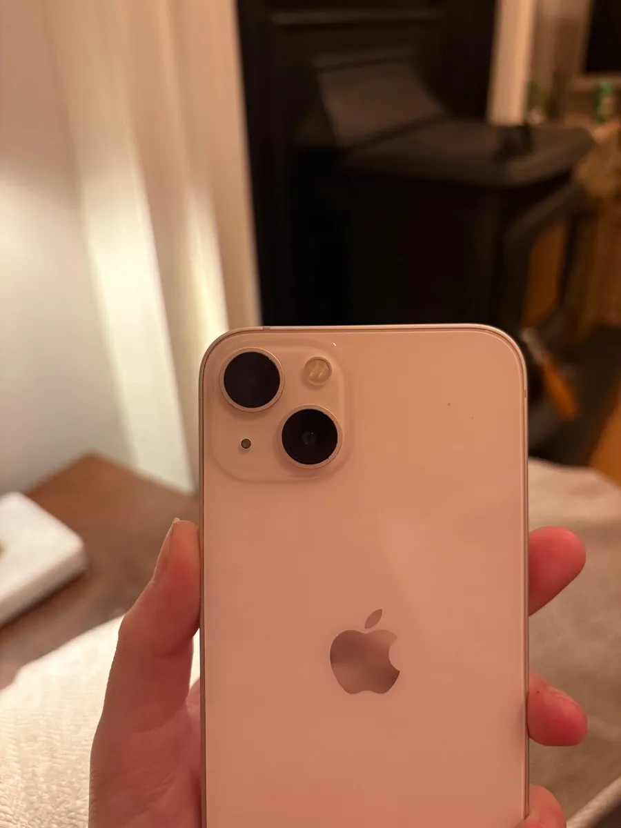 iPhone 13 - Image 2