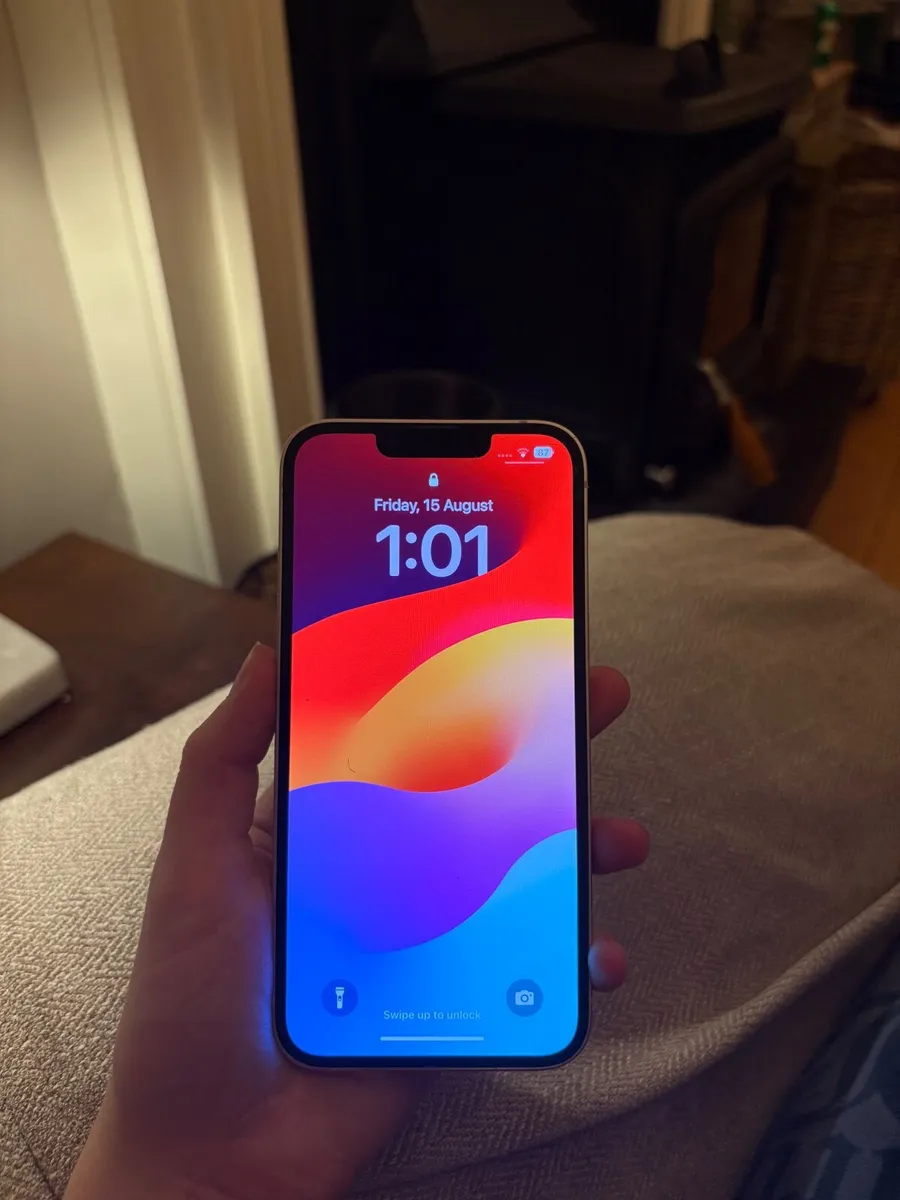 iPhone 13 - Image 1