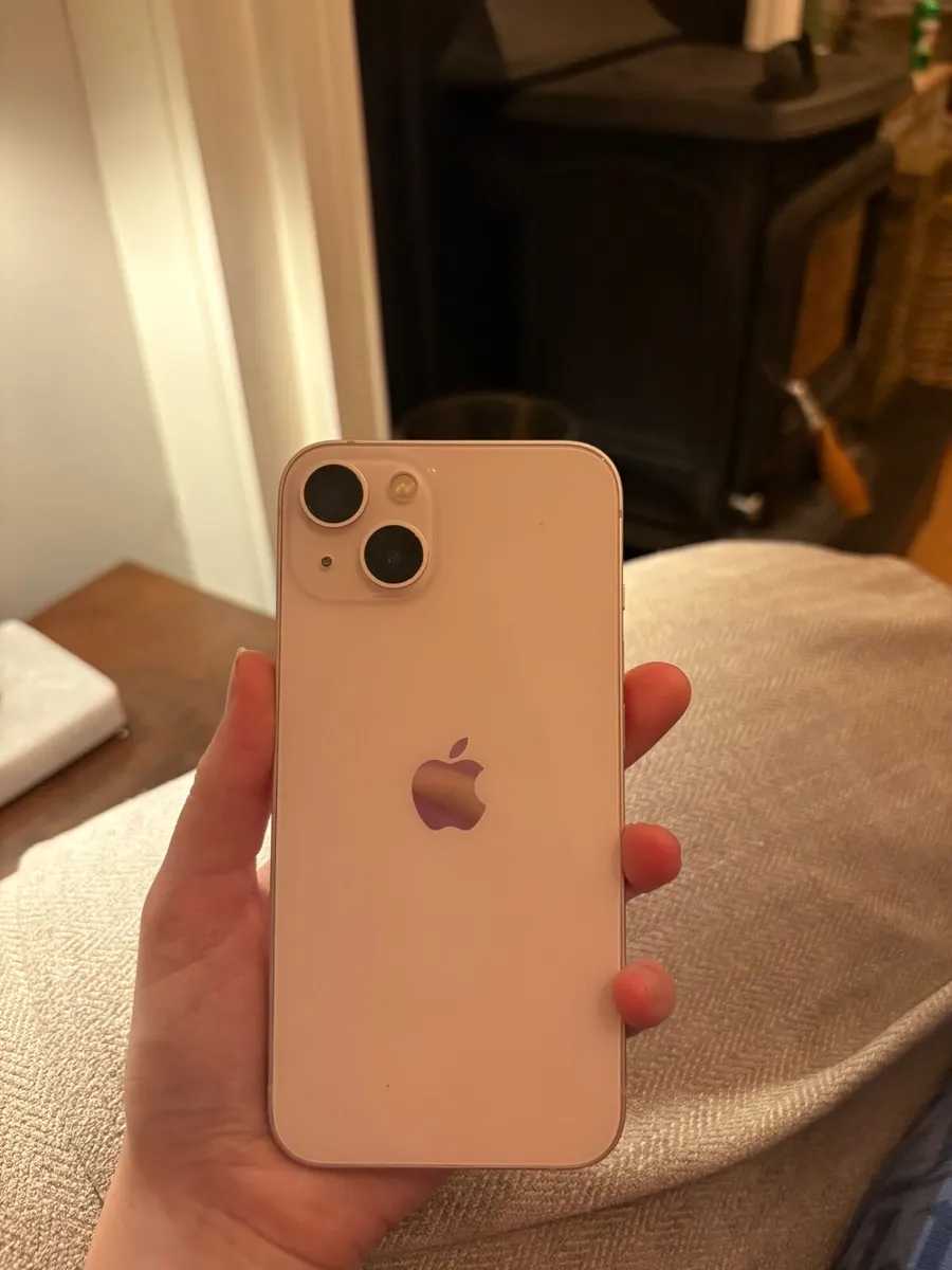 iPhone 13 - Image 3