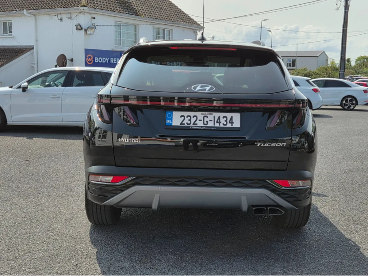 Hyundai Tucson EXECUTIVE PLUS 5DR - Image 2