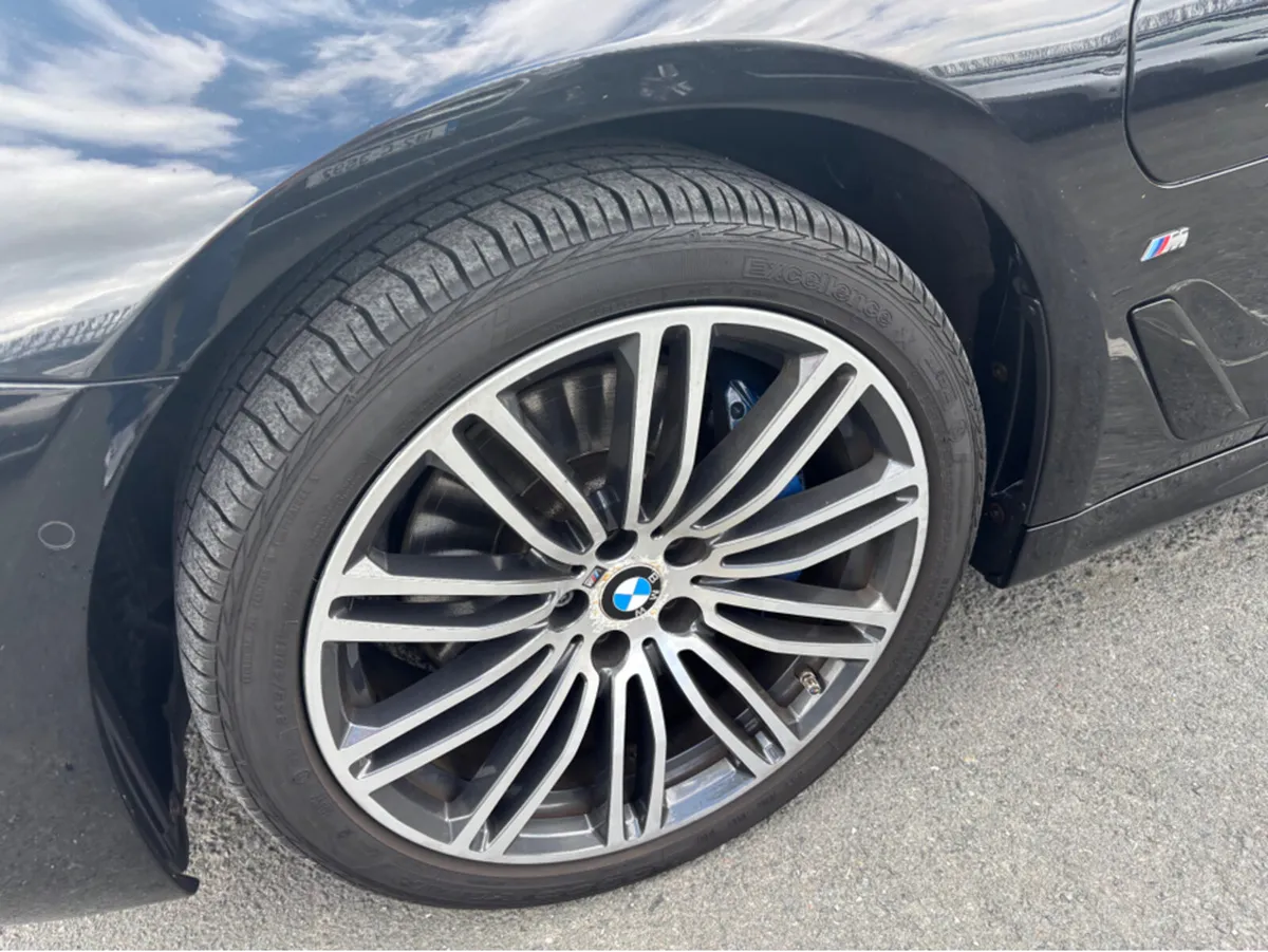 BMW 5-Series E G30 M SPORT 4DR AUTO Hybrid - Image 4