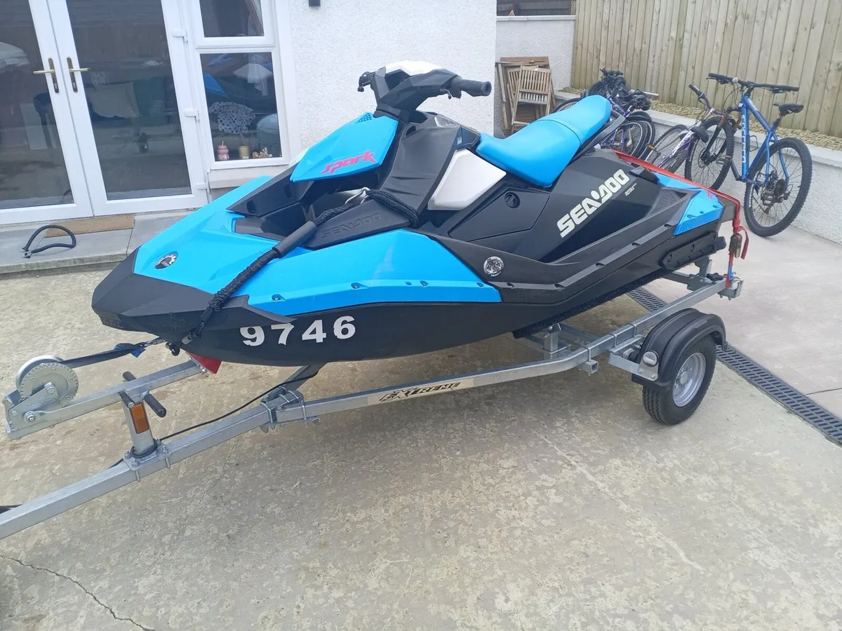 Jet ski