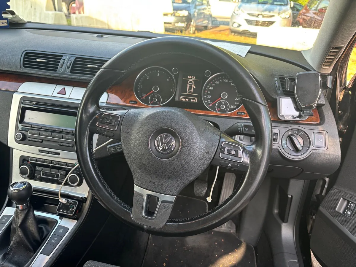 2010 Volkswagen Passat 1.6 Diesel - Image 3