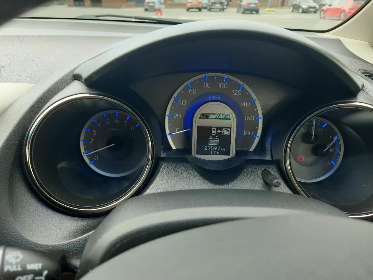 Honda Fit 2013 Low mileage! Clean! - Image 2
