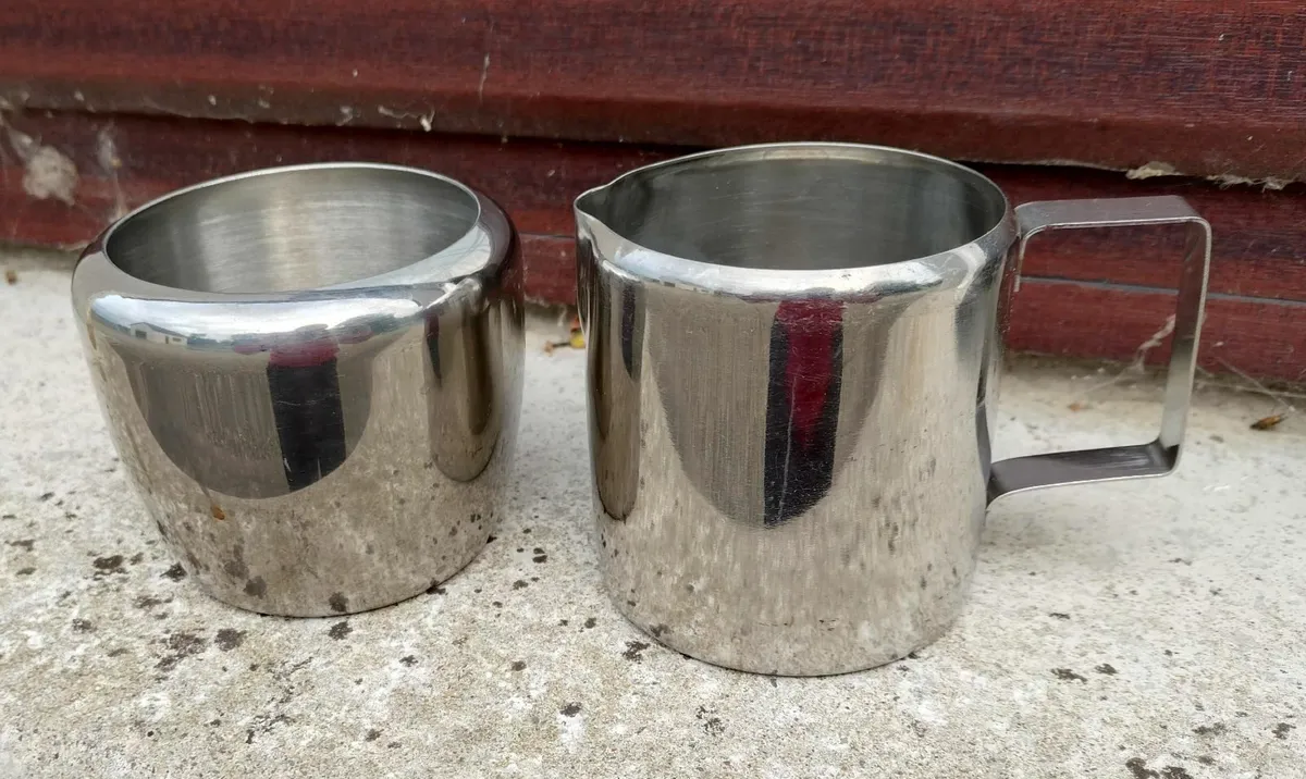 STAINLESS STEEL TRAY, MILK & SUGAR JUG (USED). - Image 3