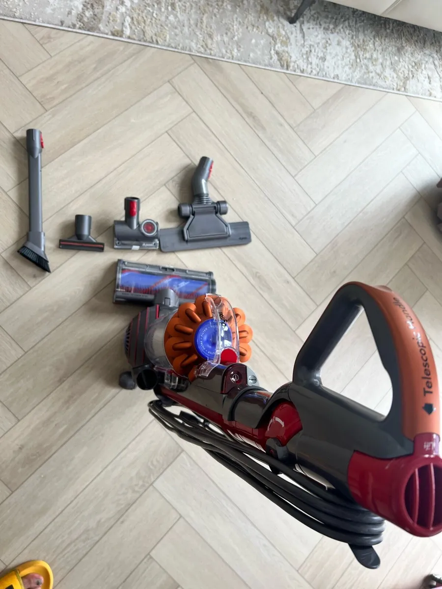Dyson Vaccum cleaner - Image 3