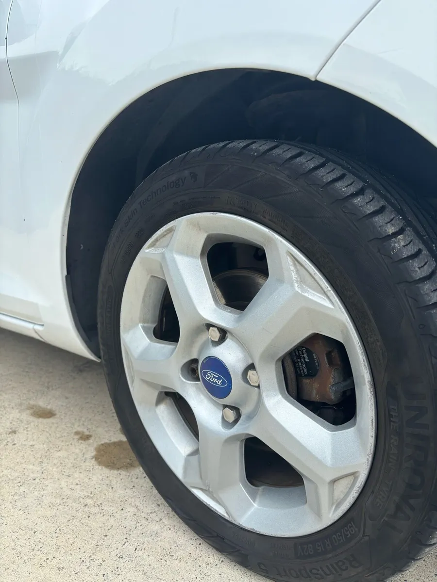 Ford Fiesta - Image 4