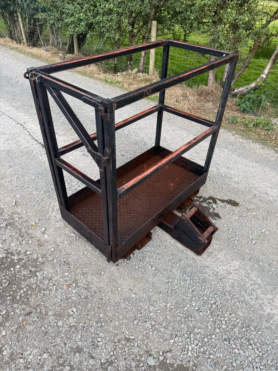 Digger Man Cage - Image 2