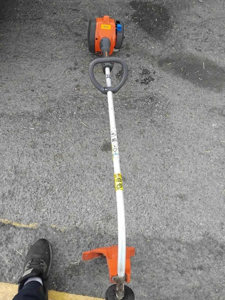 Husqvarna 122c running well price too sell - Image 3
