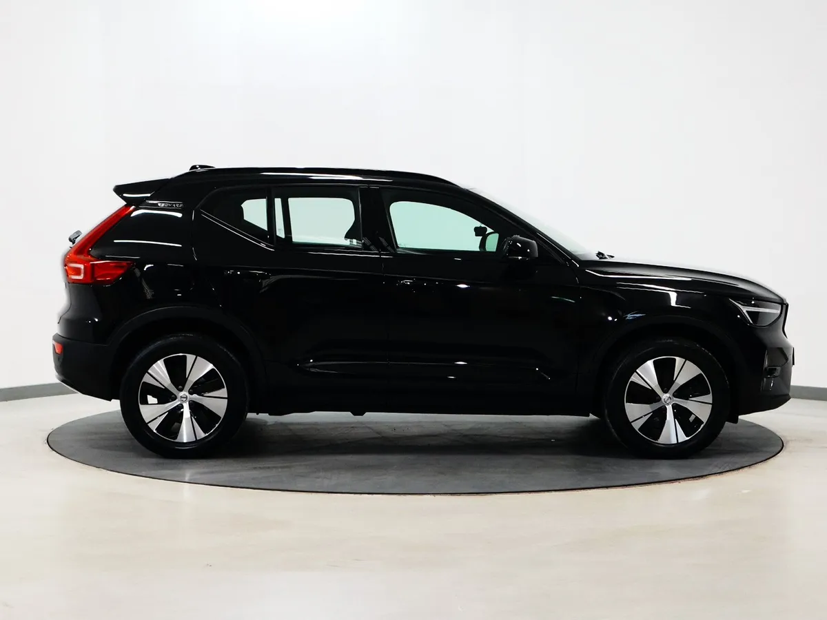 *63* 2022 Volvo XC40 1.5 recharge plus auto - Image 3