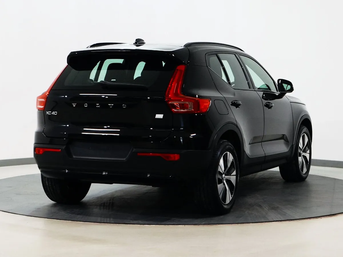 *63* 2022 Volvo XC40 1.5 recharge plus auto - Image 4