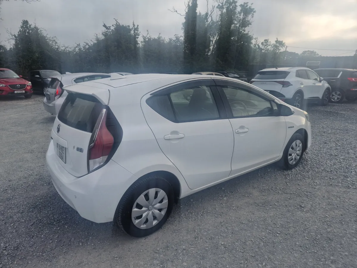 15 Toyota Aqua HYBRID .. AUTO - Image 2