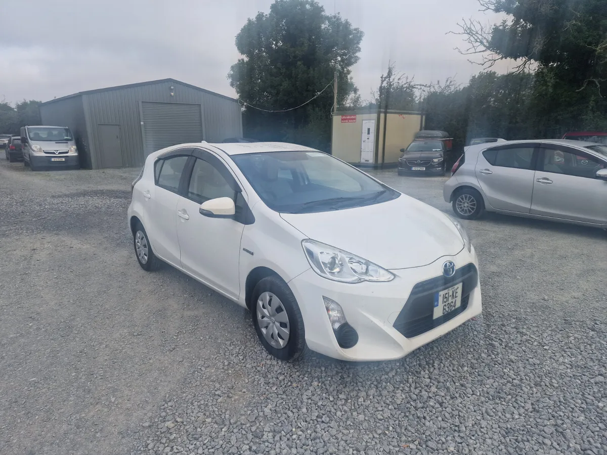 15 Toyota Aqua HYBRID .. AUTO - Image 1