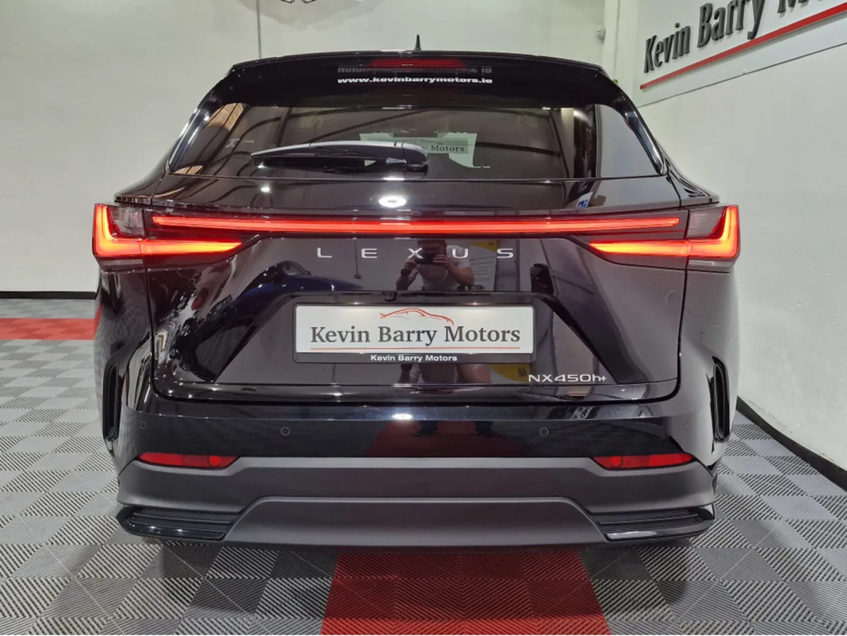 Lexus NX 2.5 PREMIUM PACK (PLUG IN HYBRID) 4WD AUT - Image 4