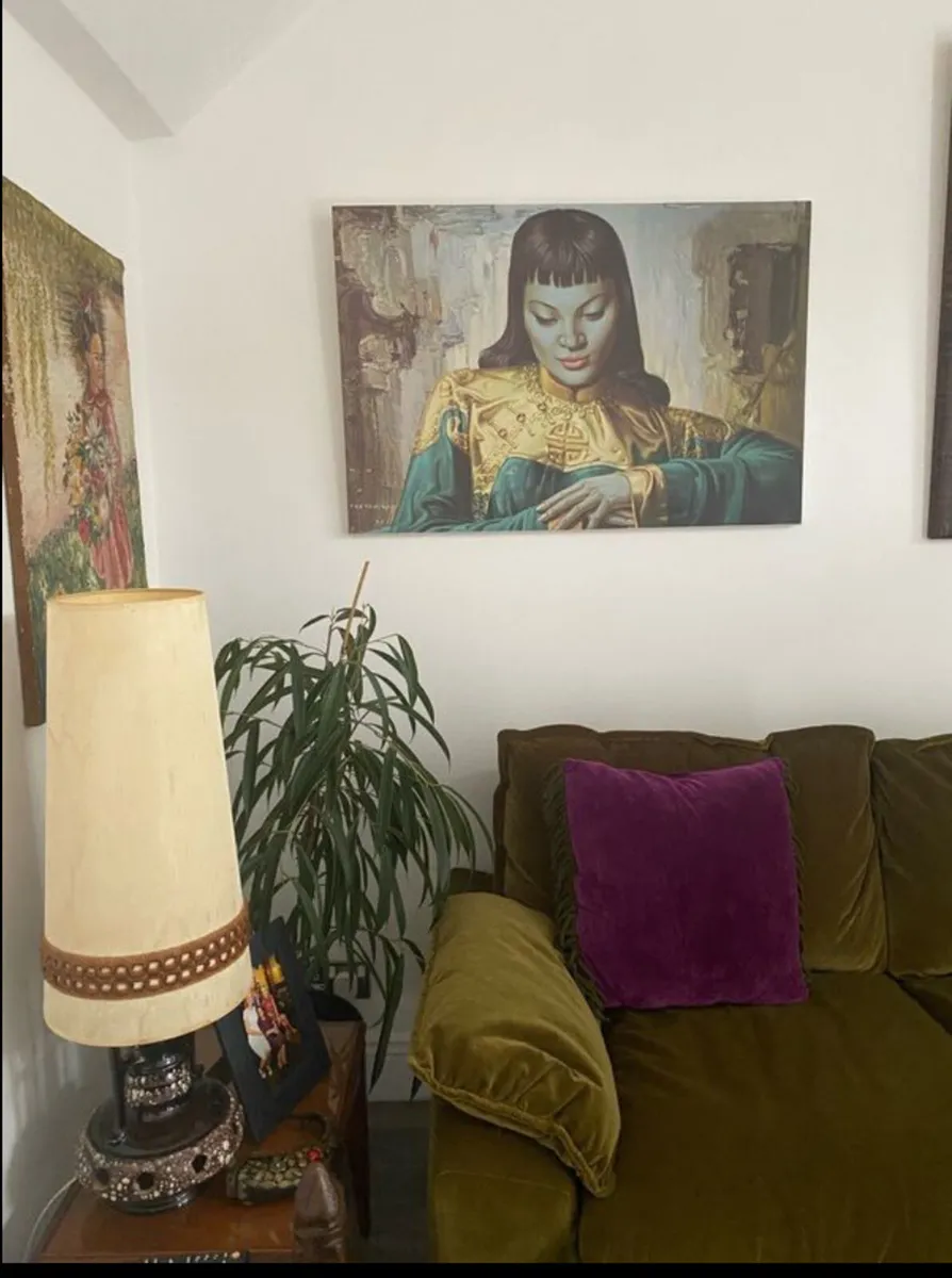 Framed Print on Canvas Lady of the Orient - Image 4