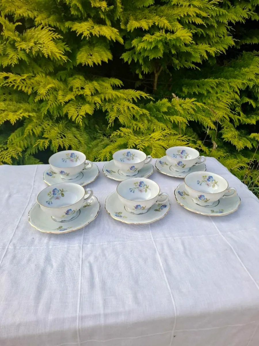 6 china tea cups and saucers postage possible