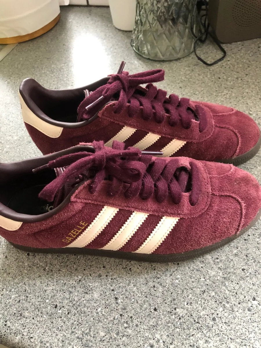 Lades adidas trainers size 5 €30 - Image 2