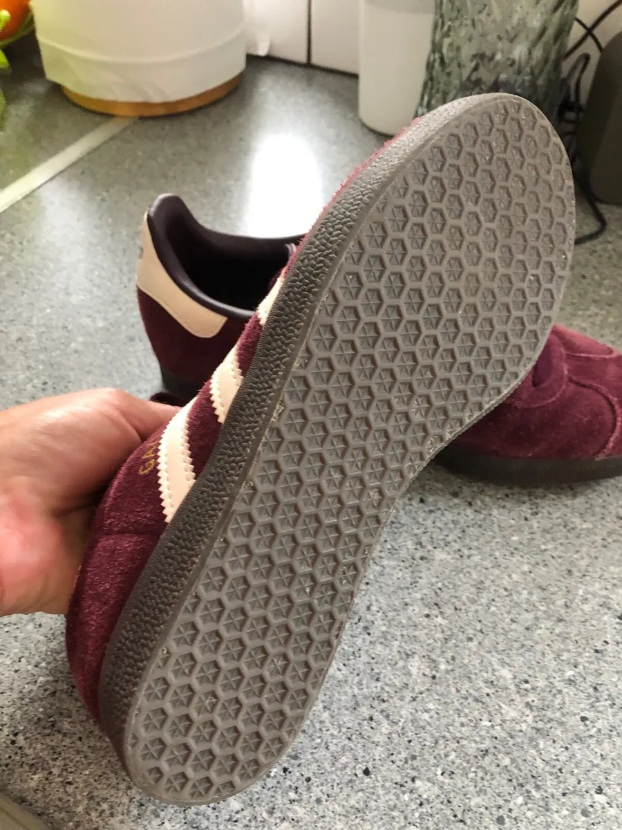 Lades adidas trainers size 5 €30 - Image 3
