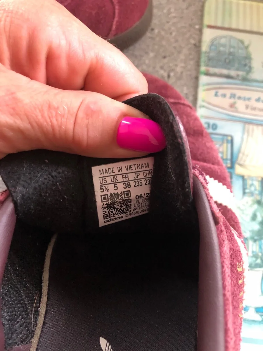 Lades adidas trainers size 5 €30 - Image 4