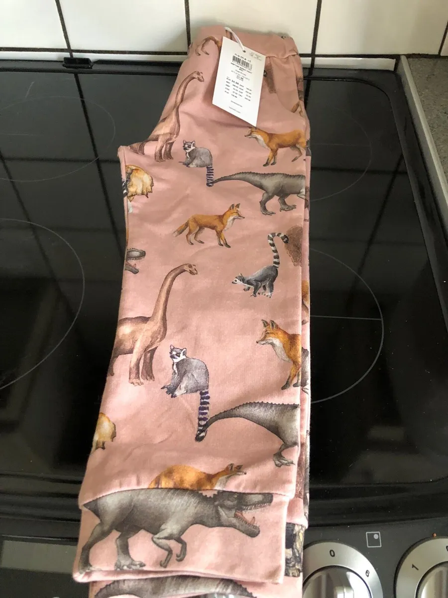 Girls BNWT bottoms age 2/3 €10 - Image 2