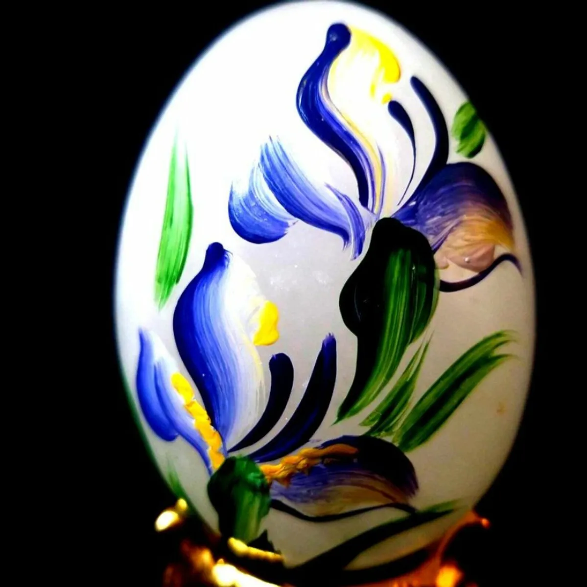 Vintage Italian Alabaster White Stone Egg & Stand - Image 2