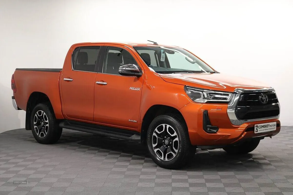 Toyota HiLux D-4d Invincible - Image 1