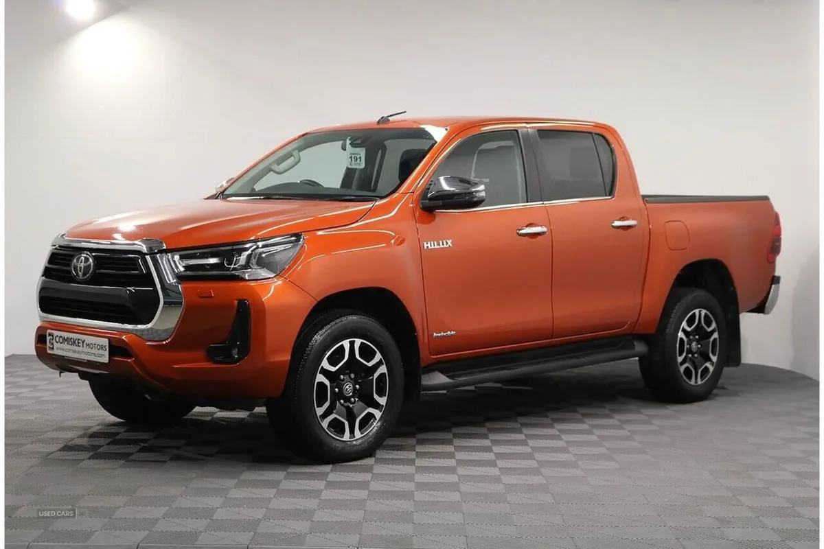 Toyota HiLux D-4d Invincible - Image 3