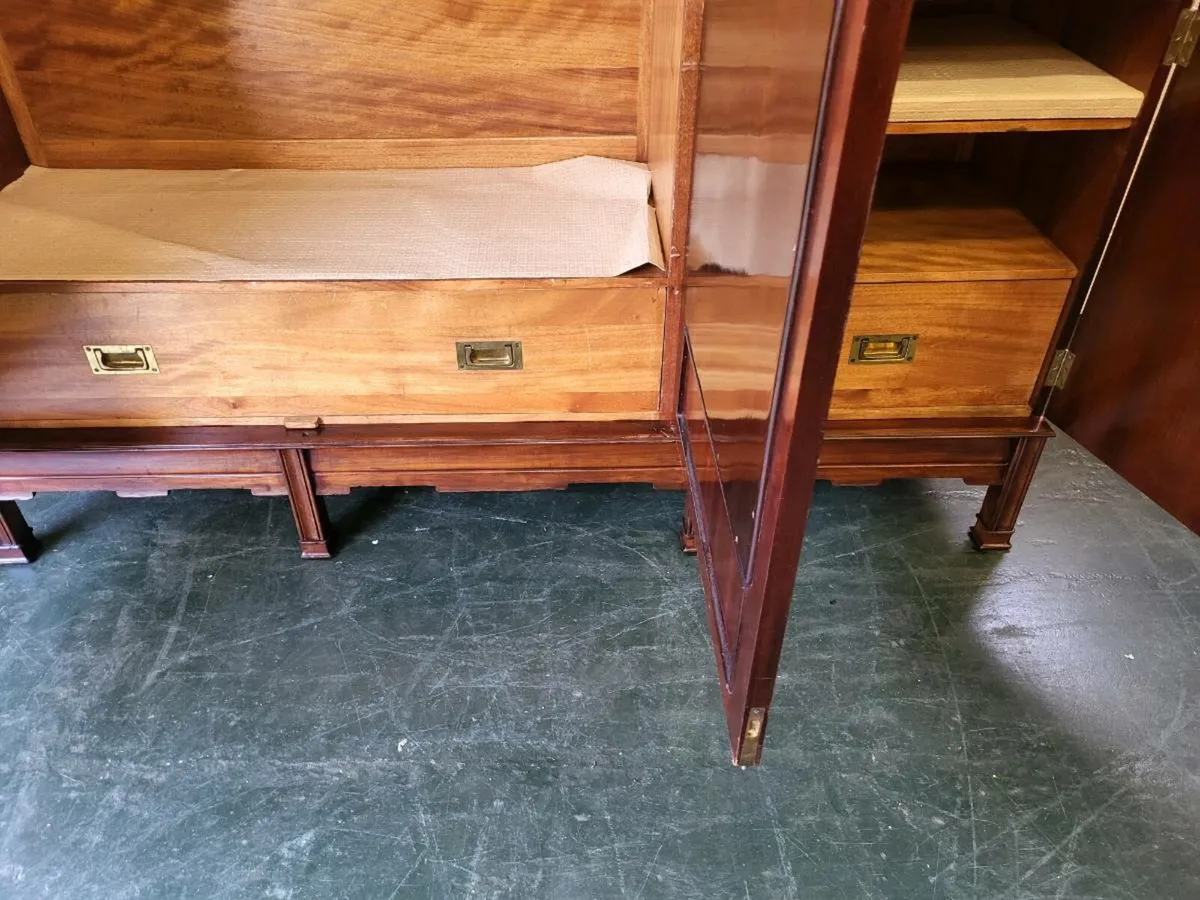 Lovely large triple wardrobe - Image 4