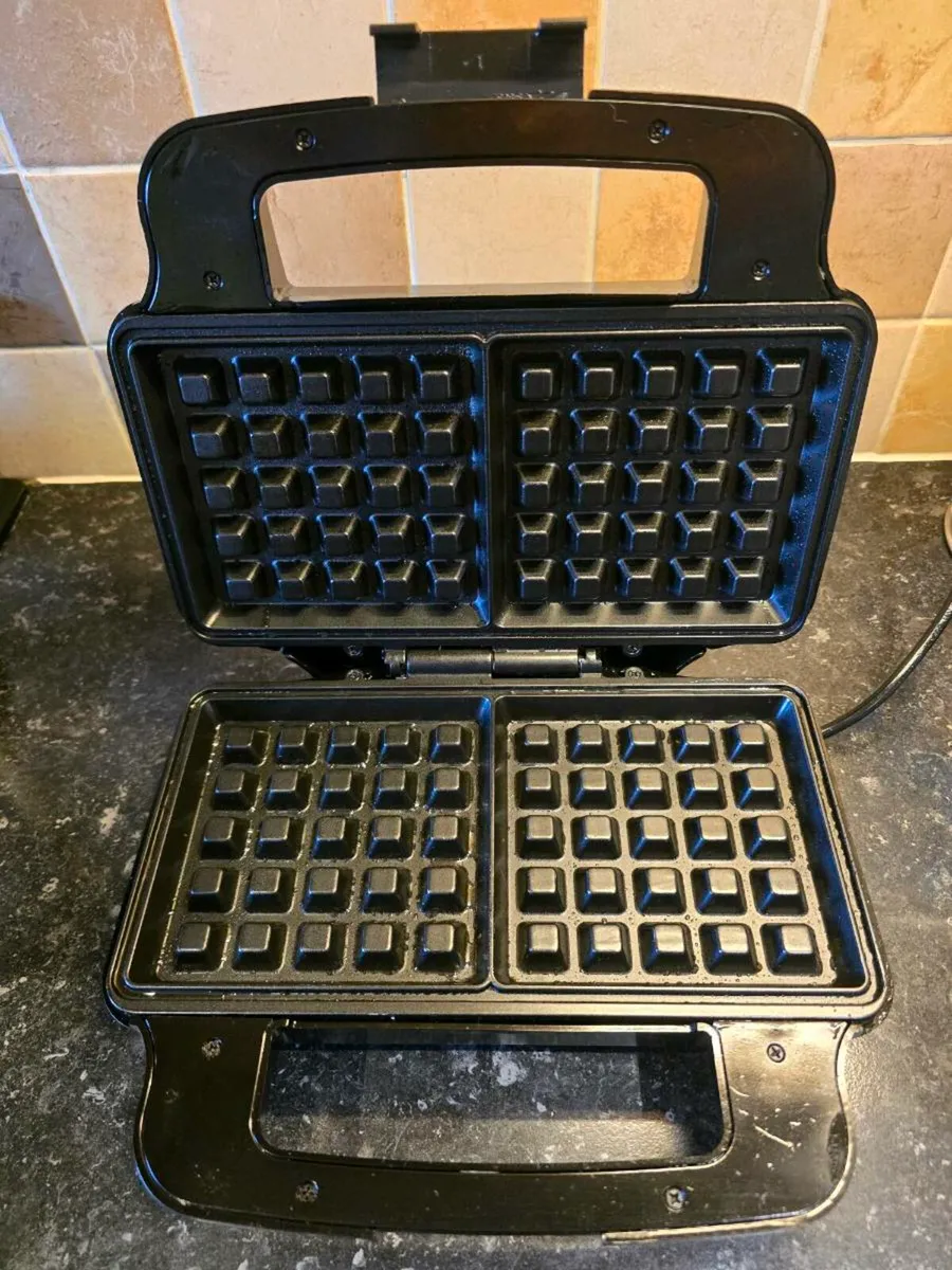 Waffle maker - Image 1