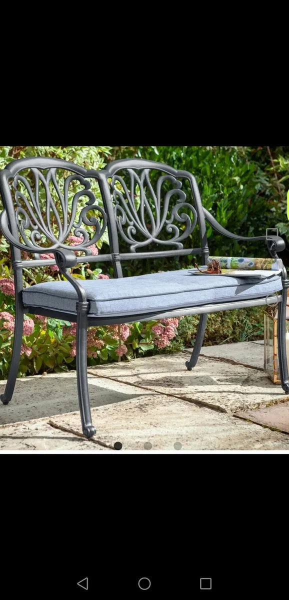 Demo Hartman Antique Grey Cast Alum Bench