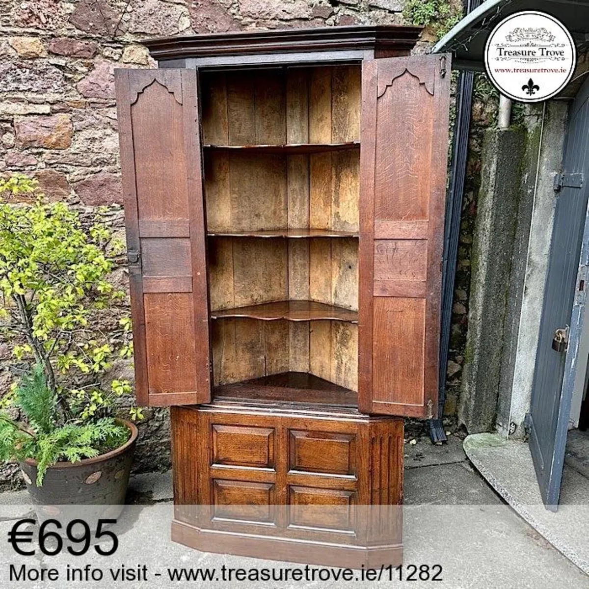 Vintage and antique kitchen dressers - Image 4
