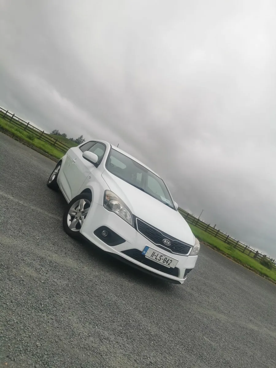 Kia Ceed 2011 - Image 1
