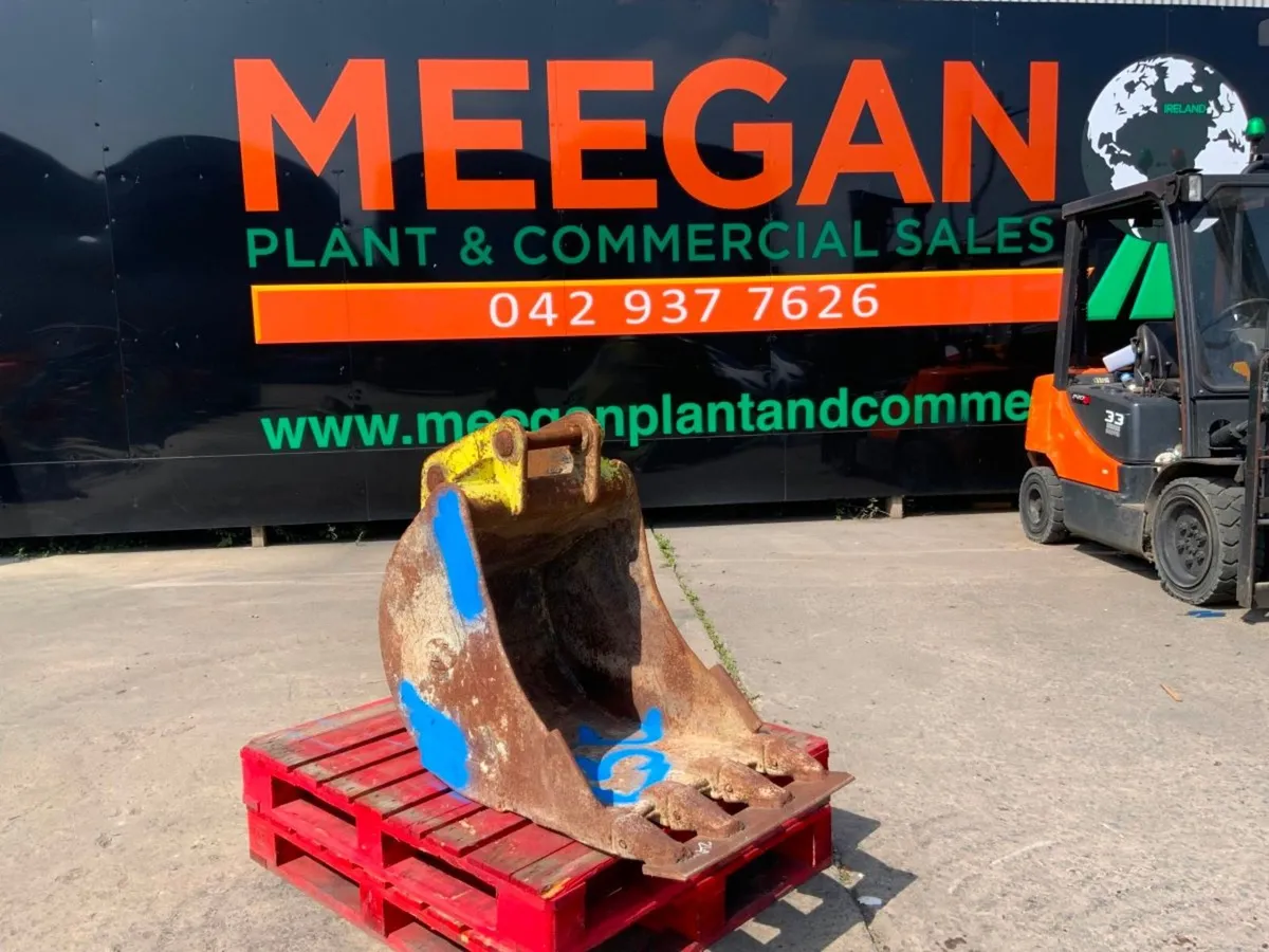 24" STRICKLAND BUCKET......45mm PINS.....23c - Image 1