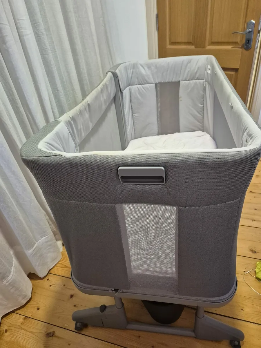 Chicco Next to me Baby Crib 3 in 1 - Image 1