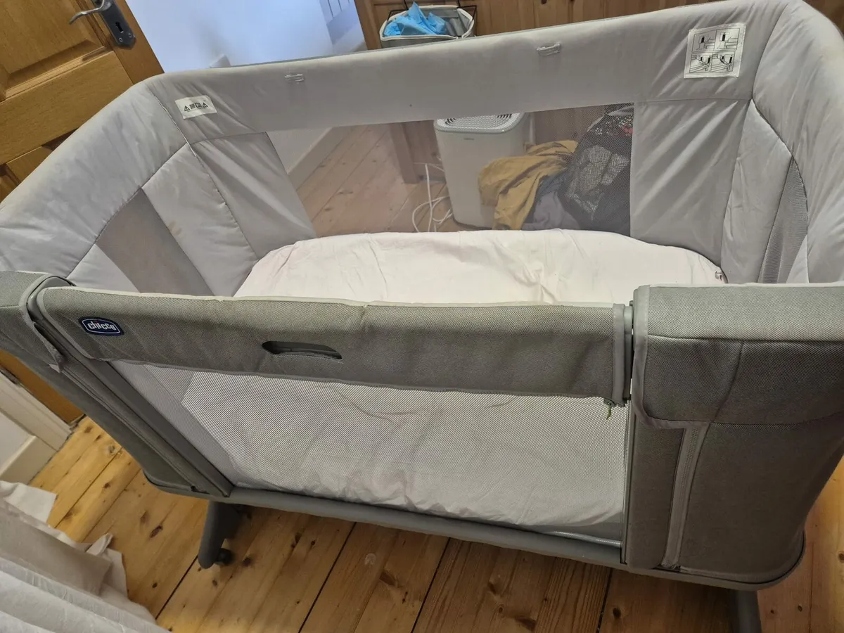 Chicco Next to me Baby Crib 3 in 1 - Image 4