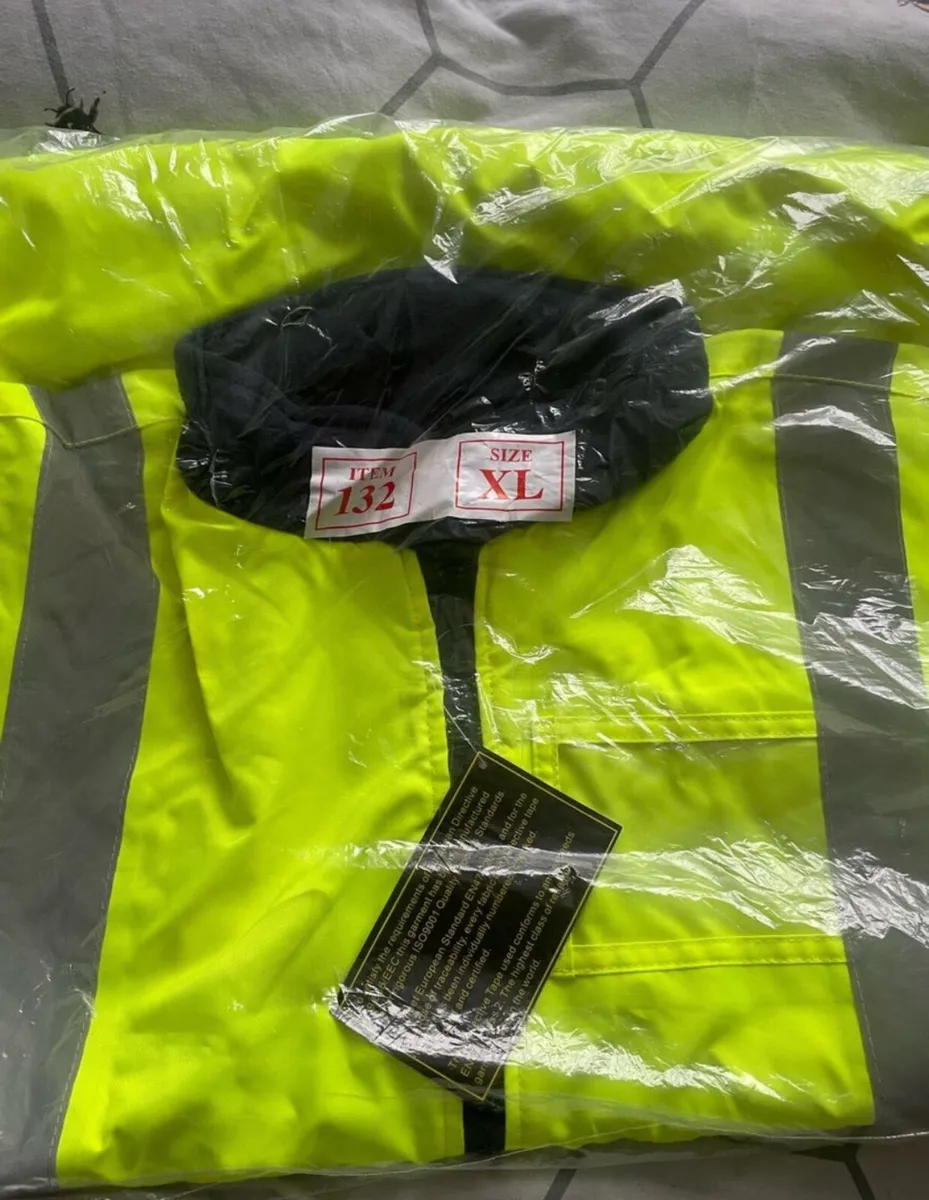Set of 3 High Visibility Safety Vests Brand News - Image 1