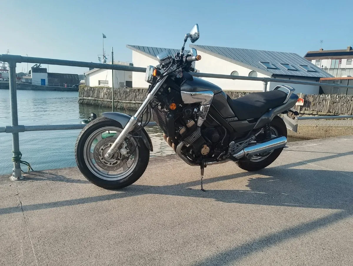 YAMAHA  FZX 750 1987 - Image 2