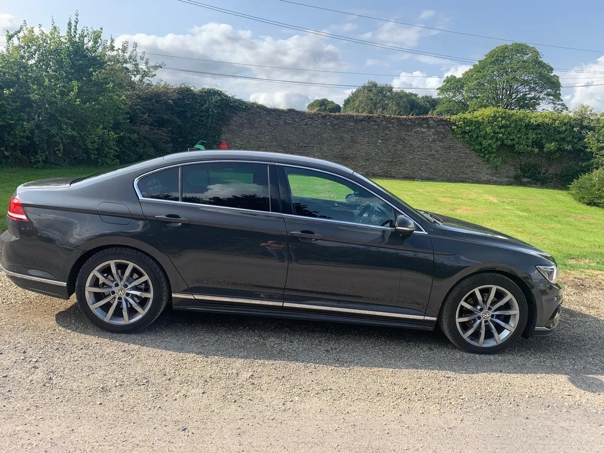 151 Rline VW Passat - Image 2