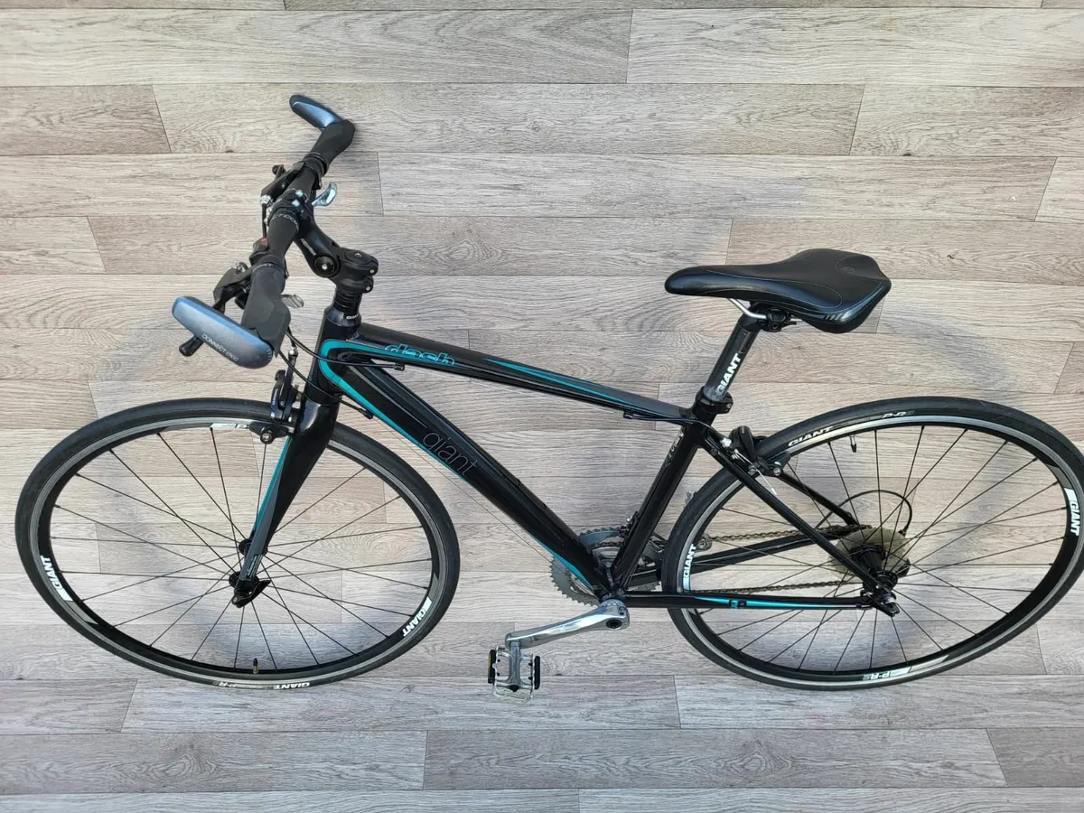 Giant Dash Flat handelbar racer - Image 1