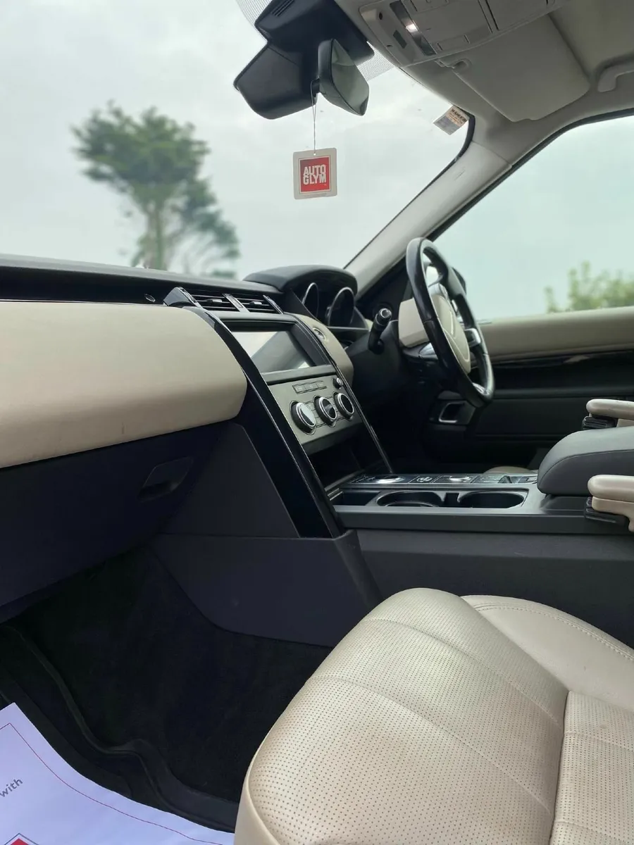Land Rover Discovery 2019 - Image 3