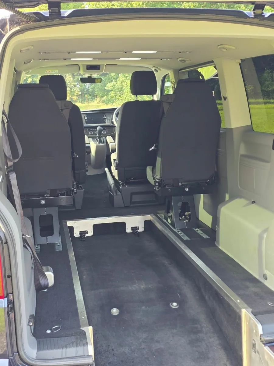 Volkswagen Transporter Shuttle 2022 - Image 4